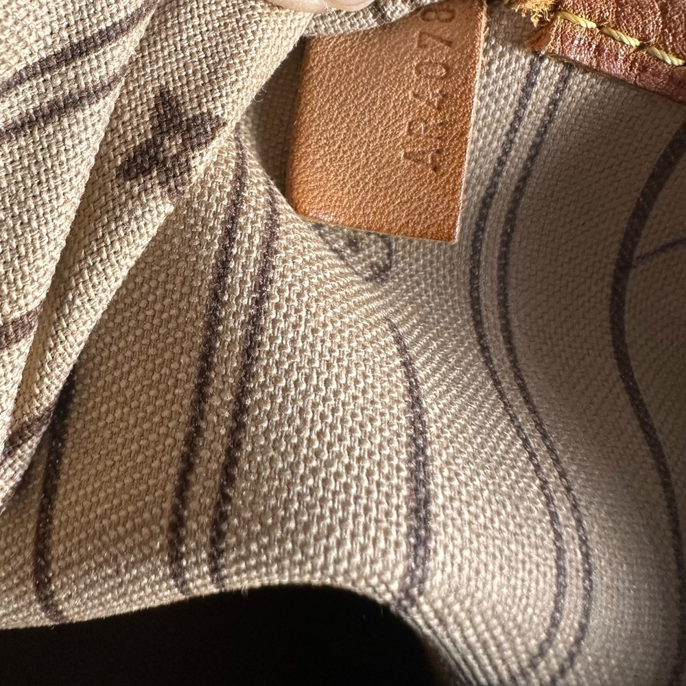 Louis Vuitton Monogram Never full MM amd Pouch with fashion pearl handle. 20% of - Picture 9 of 13